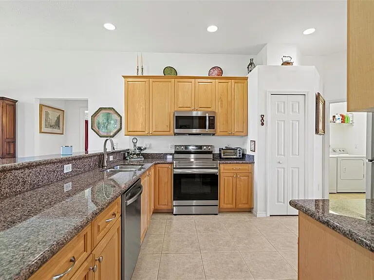 386 SW Donna Terrace