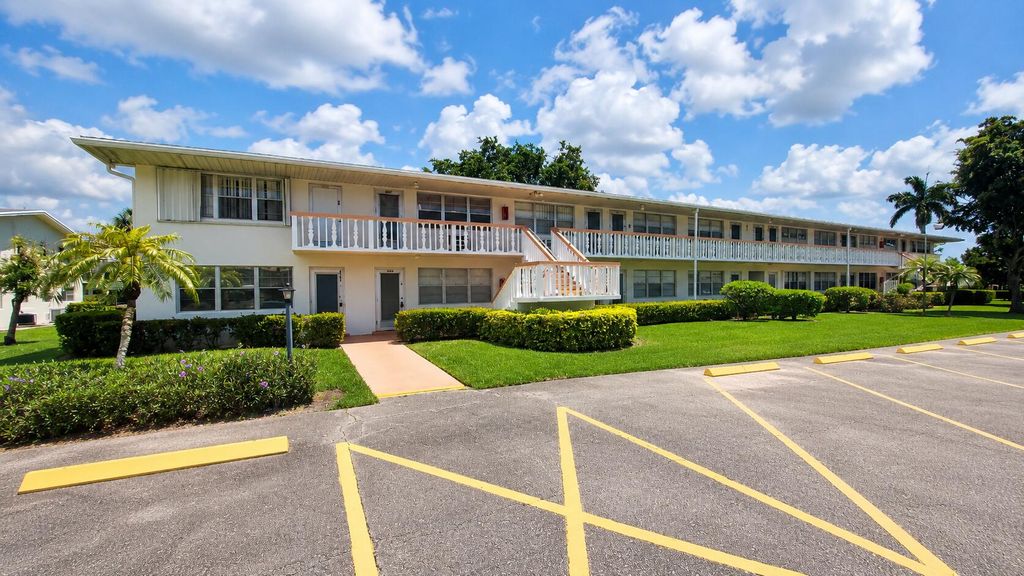 Photo of 338 Camden O, West Palm Beach, FL 33417 (MLS # B26044166)