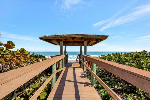 A home in Hutchinson Island