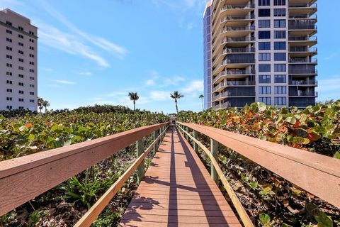 A home in Hutchinson Island