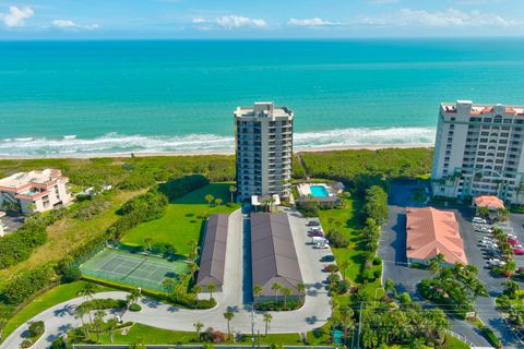 A home in Hutchinson Island