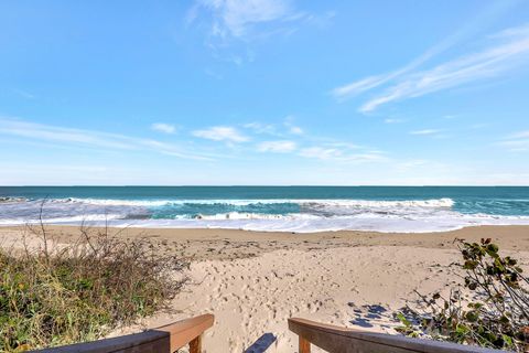 A home in Hutchinson Island