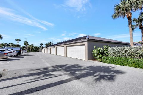 A home in Hutchinson Island