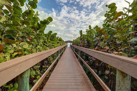 A home in Hutchinson Island