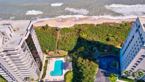 A home in Hutchinson Island