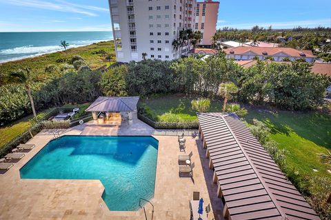 A home in Hutchinson Island