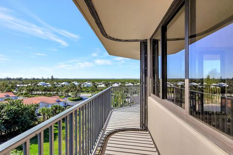 A home in Hutchinson Island