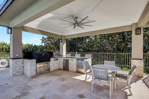 A home in Hutchinson Island