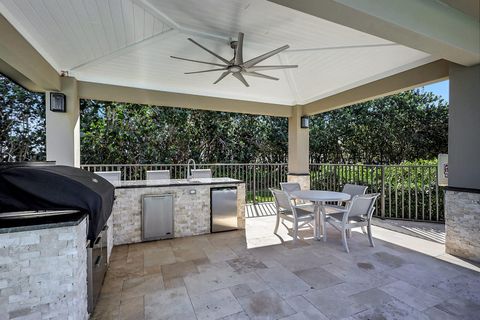 A home in Hutchinson Island