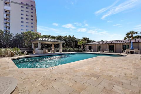 A home in Hutchinson Island