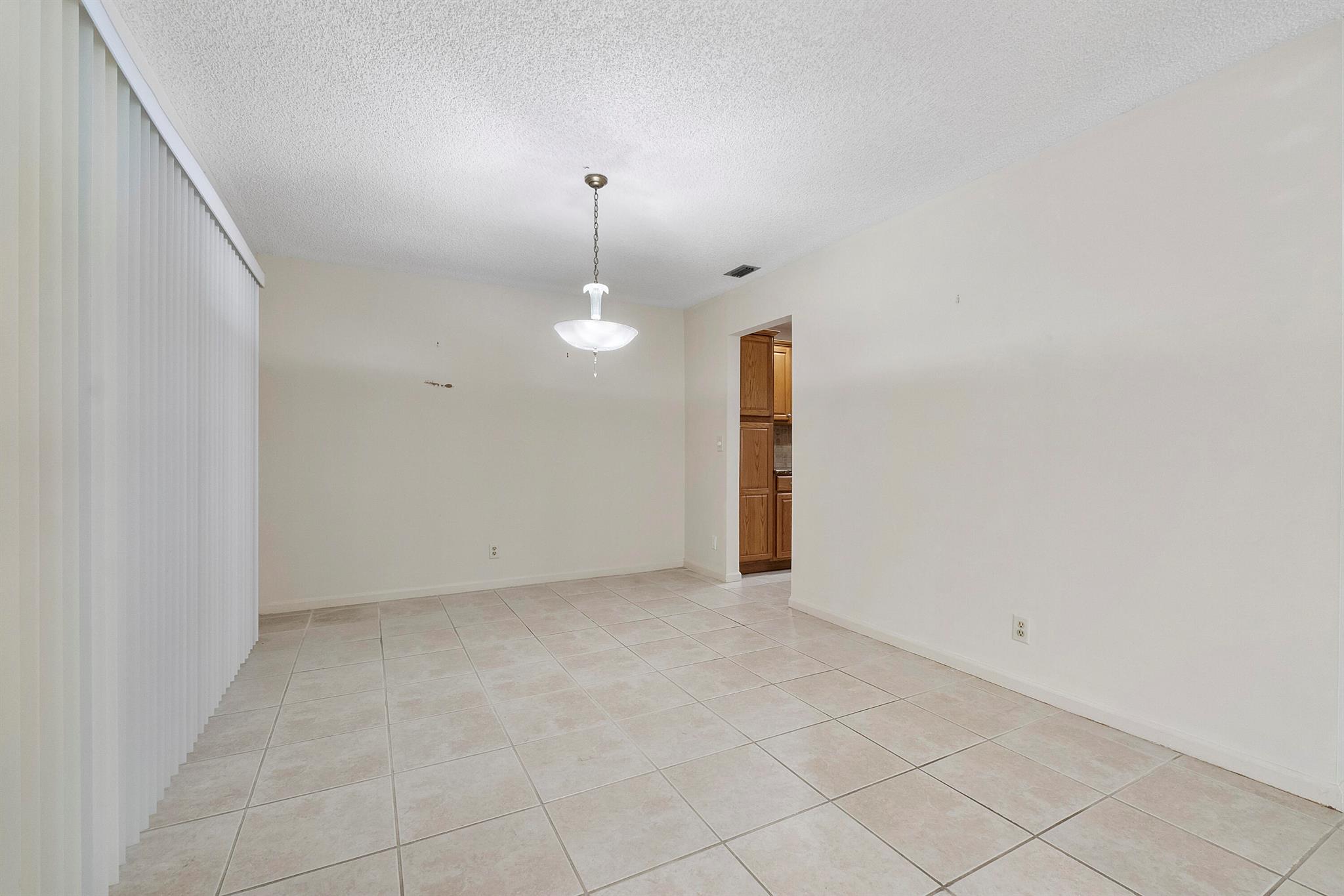 LIMETREE CONDO - Residential