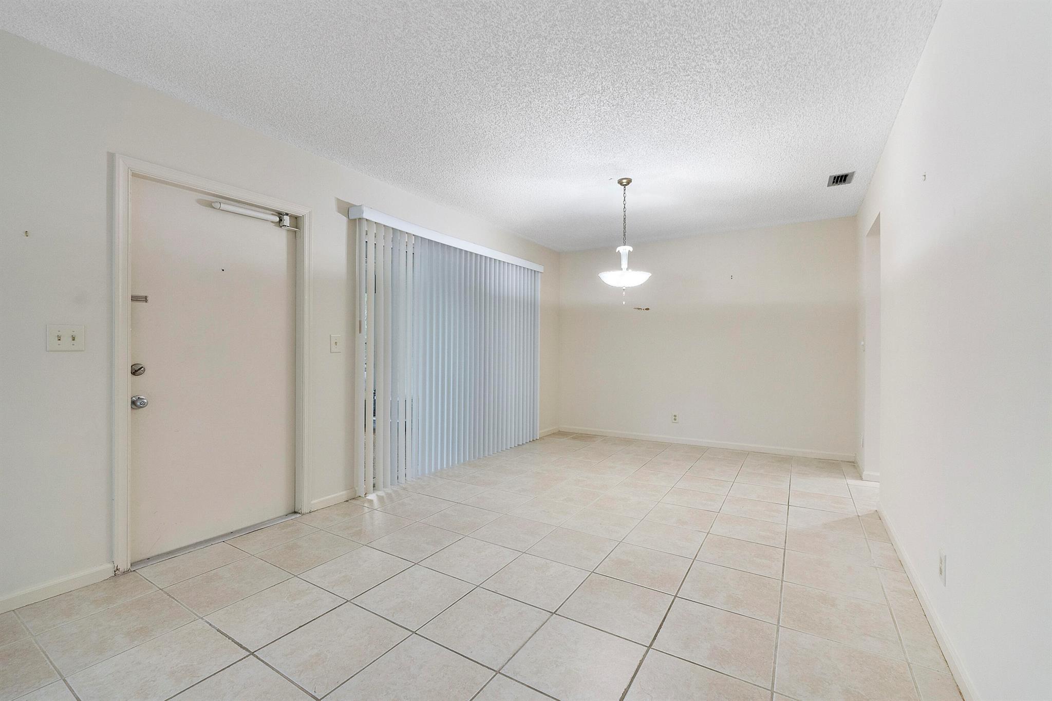 LIMETREE CONDO - Residential