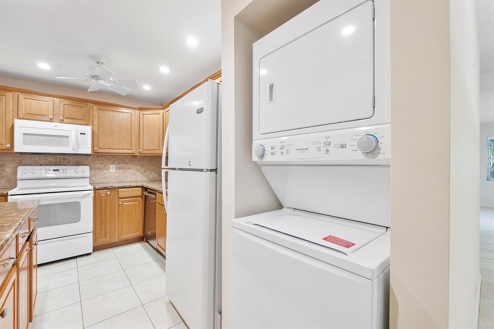 LIMETREE CONDO - Residential