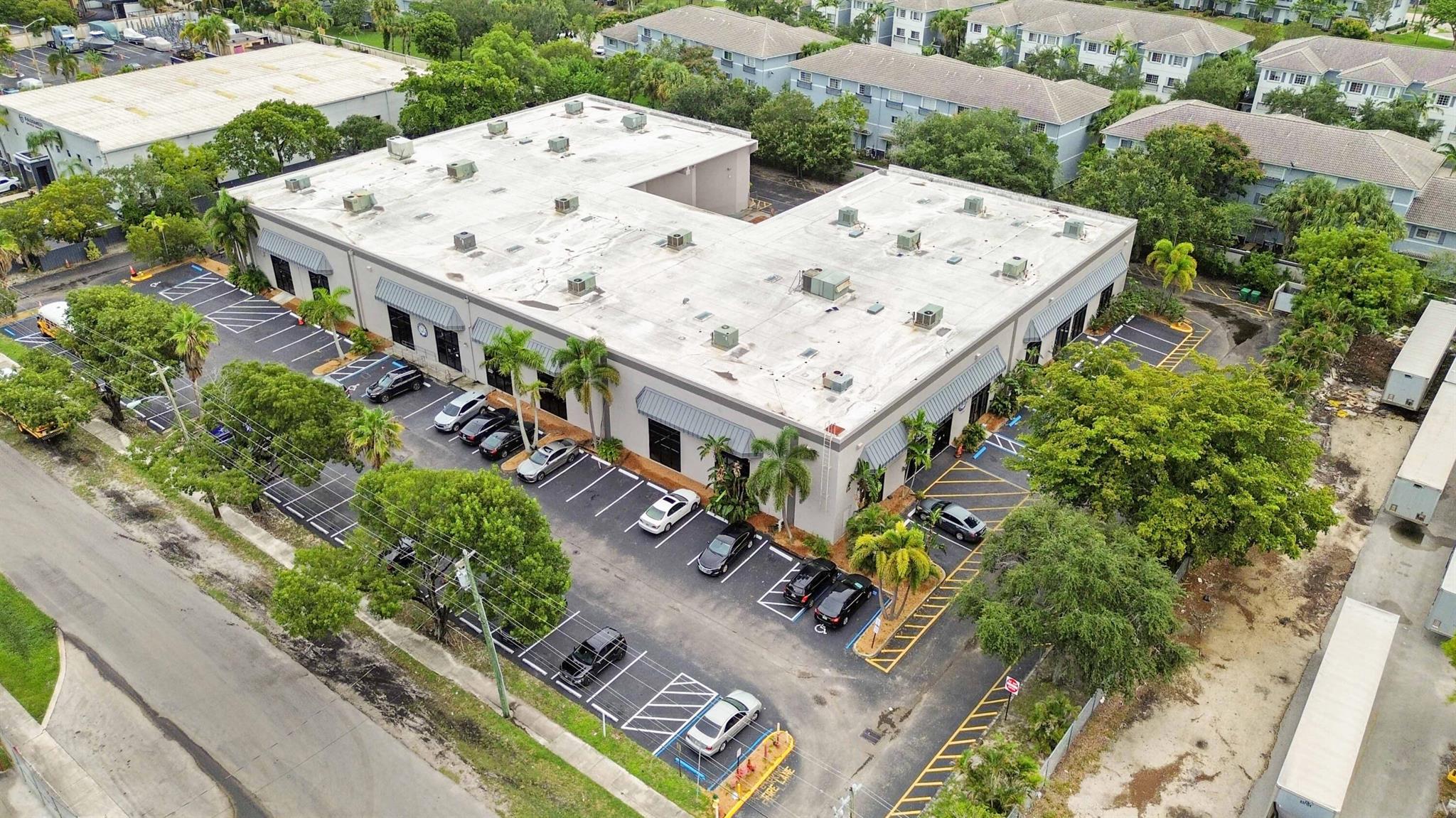 This is a single tenant Triple Net Lease NNN Tenat pays all expenses