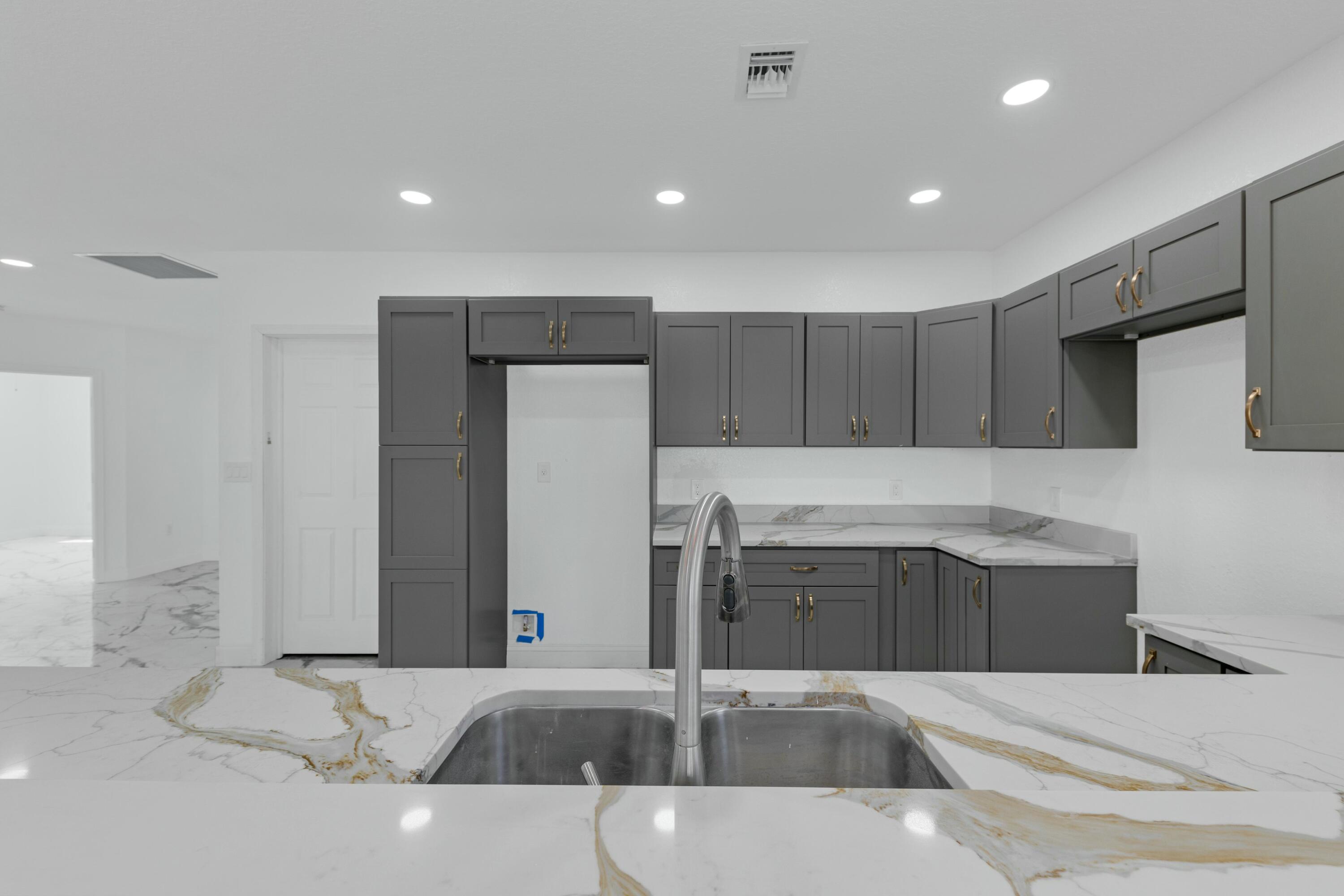 WASHINGTON PARK THIRD ADD - Residential Lease