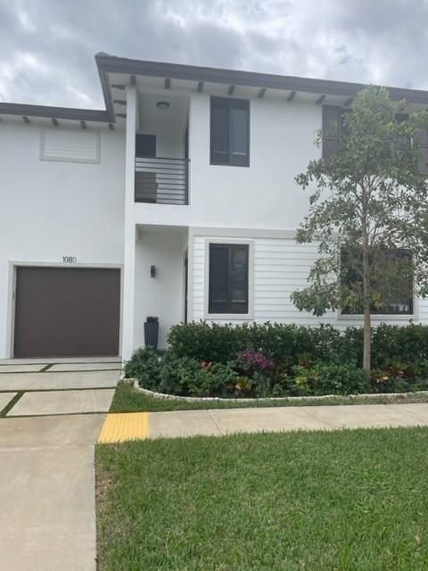 1080 SE 3rd St Pompano Beach FL 33060