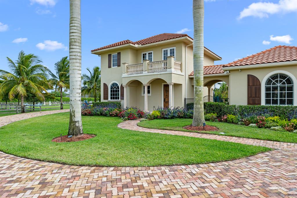 SADDLE TRAIL PARK OF WELLINGTON - Residential