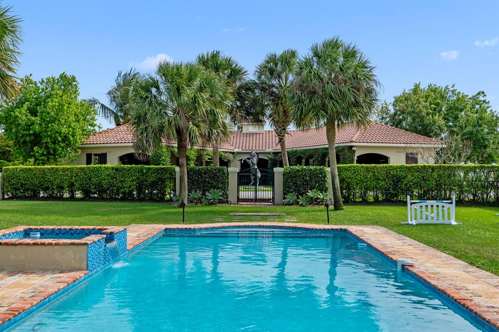 SADDLE TRAIL PARK OF WELLINGTON - Residential