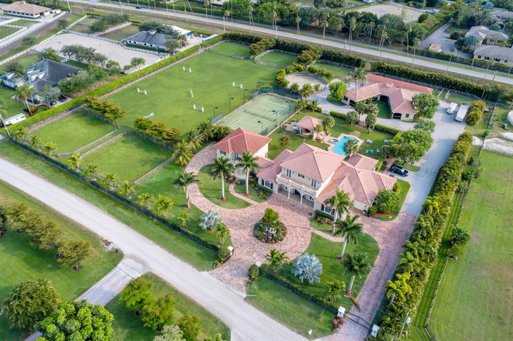 SADDLE TRAIL PARK OF WELLINGTON - Residential