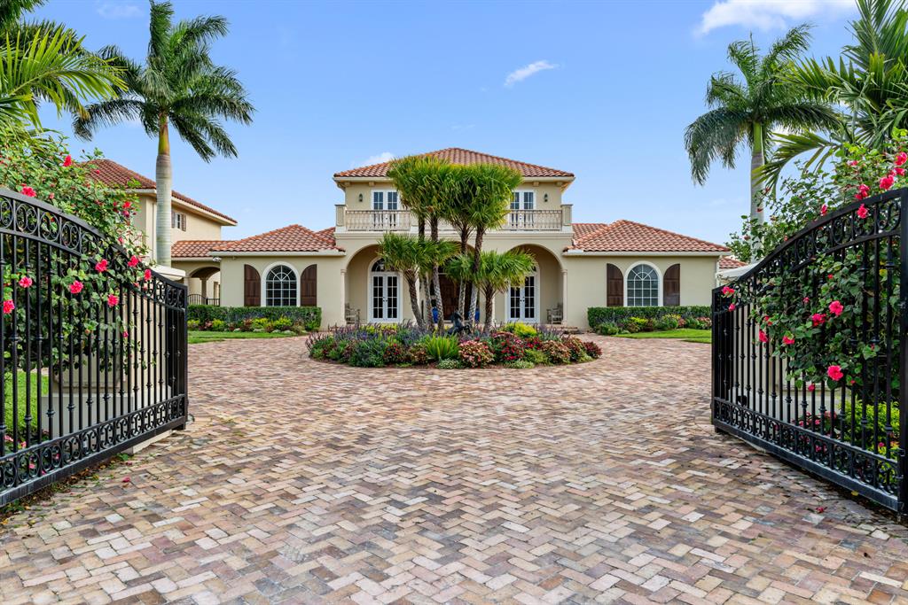 SADDLE TRAIL PARK OF WELLINGTON - Residential