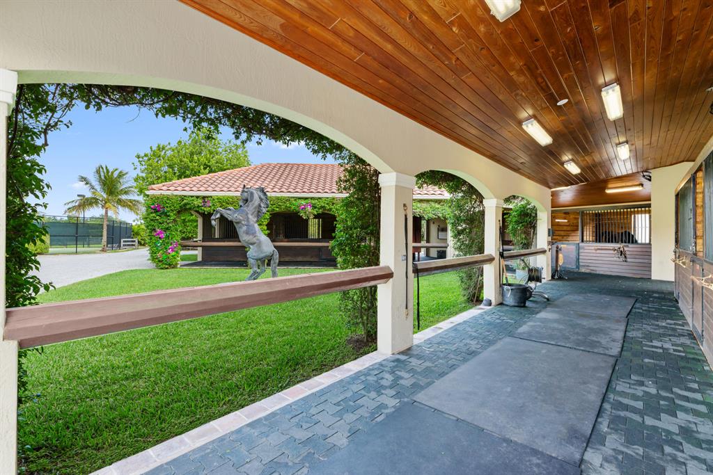 SADDLE TRAIL PARK OF WELLINGTON - Residential