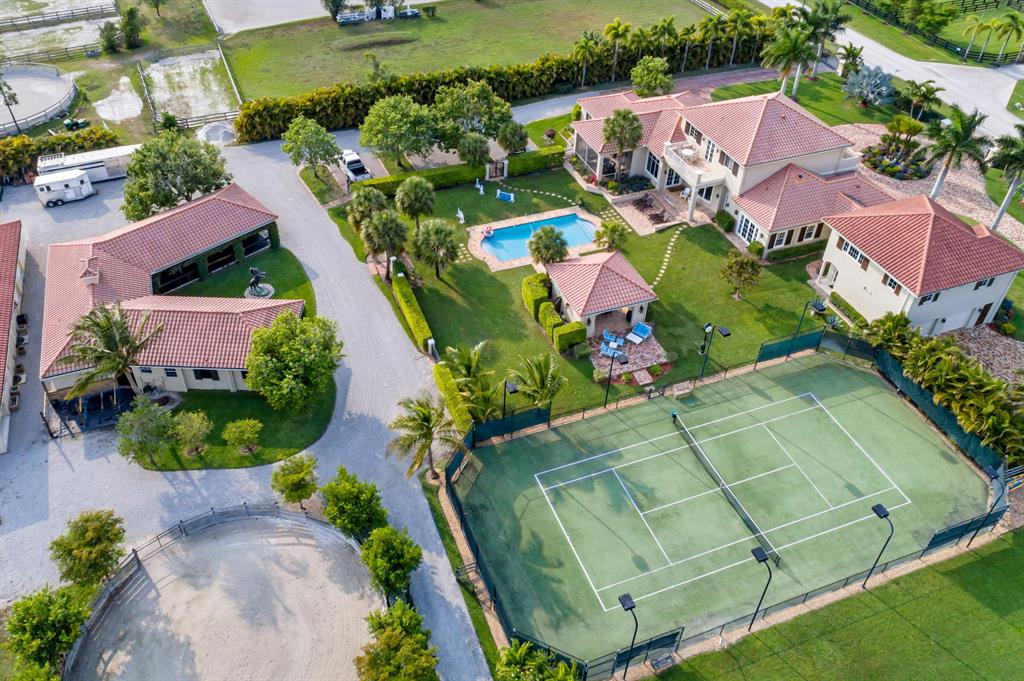 SADDLE TRAIL PARK OF WELLINGTON - Residential