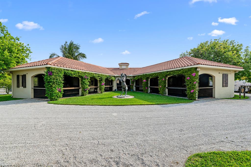 SADDLE TRAIL PARK OF WELLINGTON - Residential