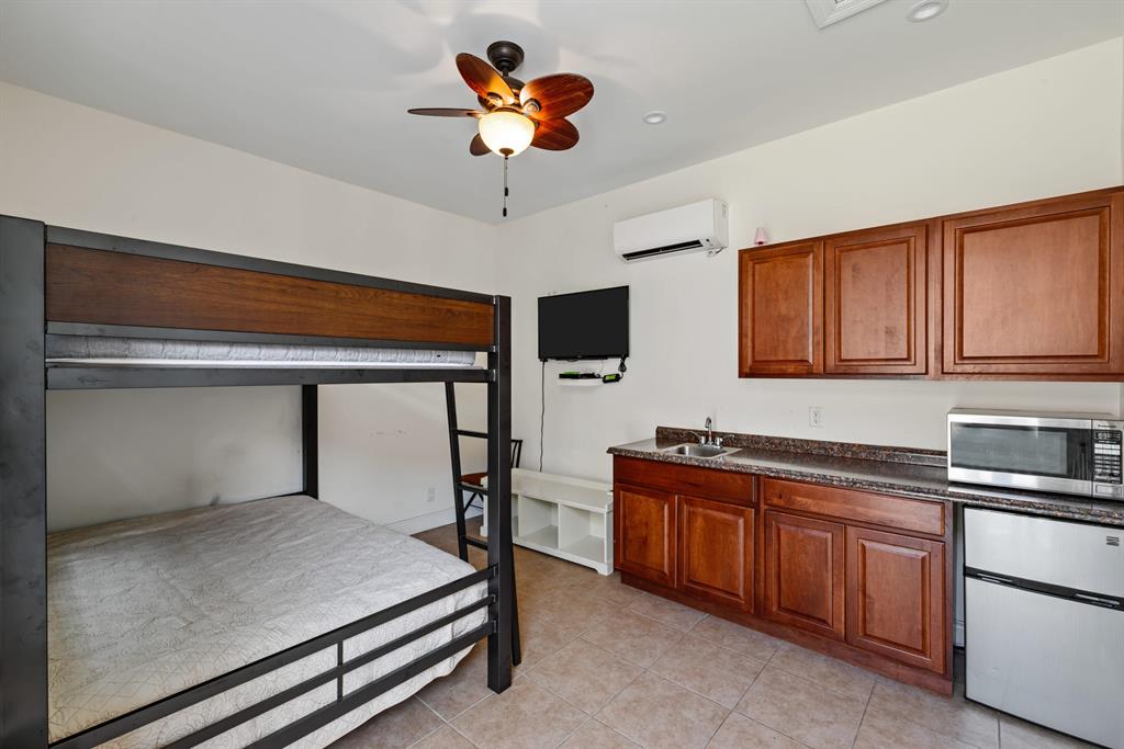 SADDLE TRAIL PARK OF WELLINGTON - Residential