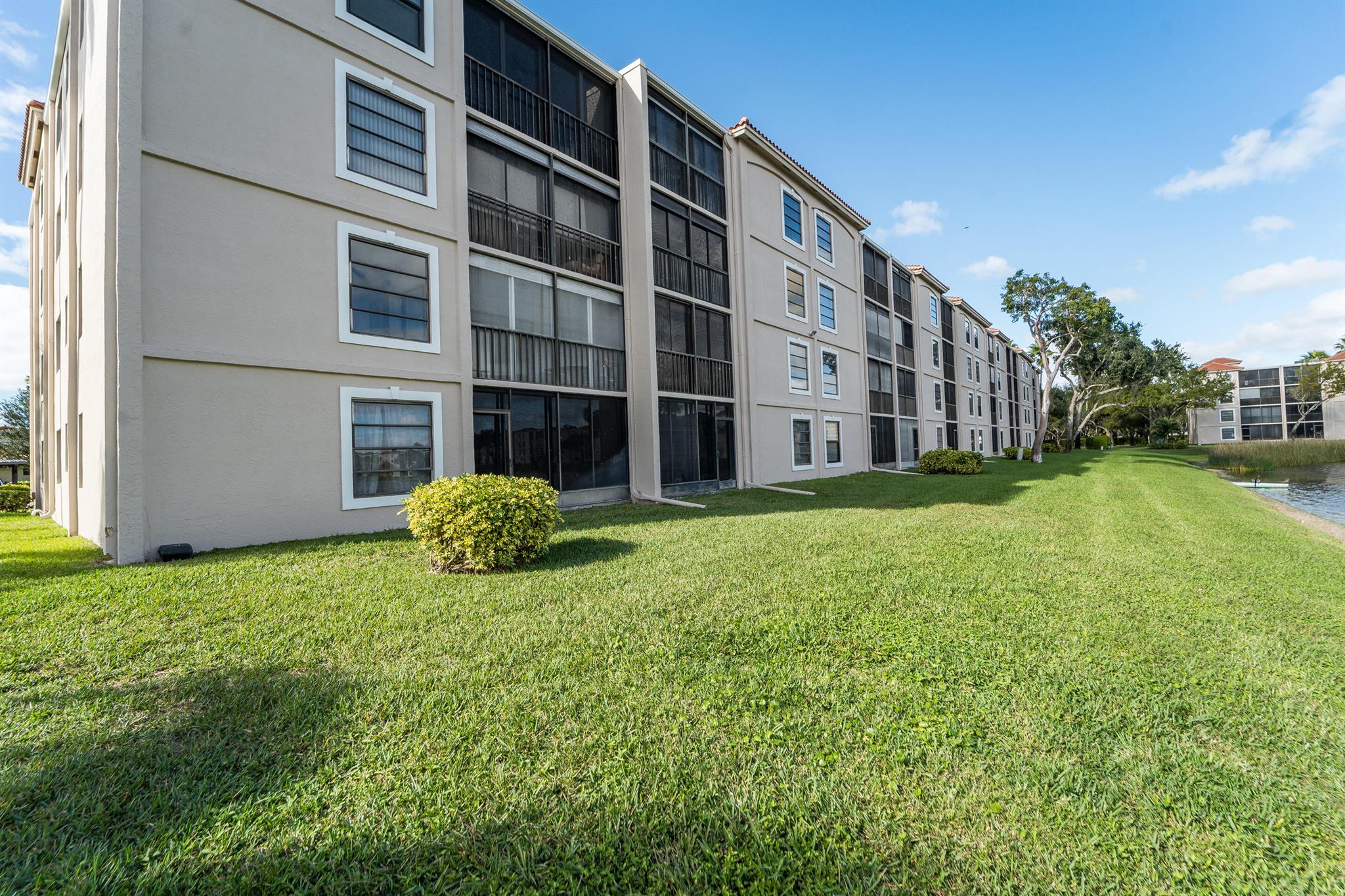 HUNTINGTON POINTE - Residential