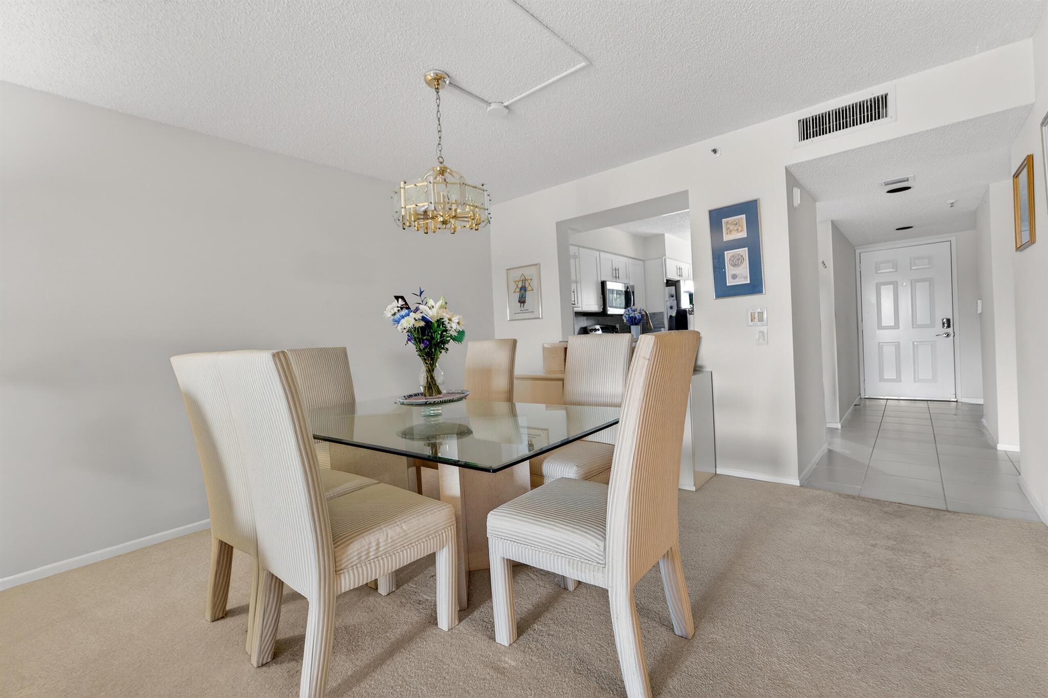 HUNTINGTON POINTE - Residential