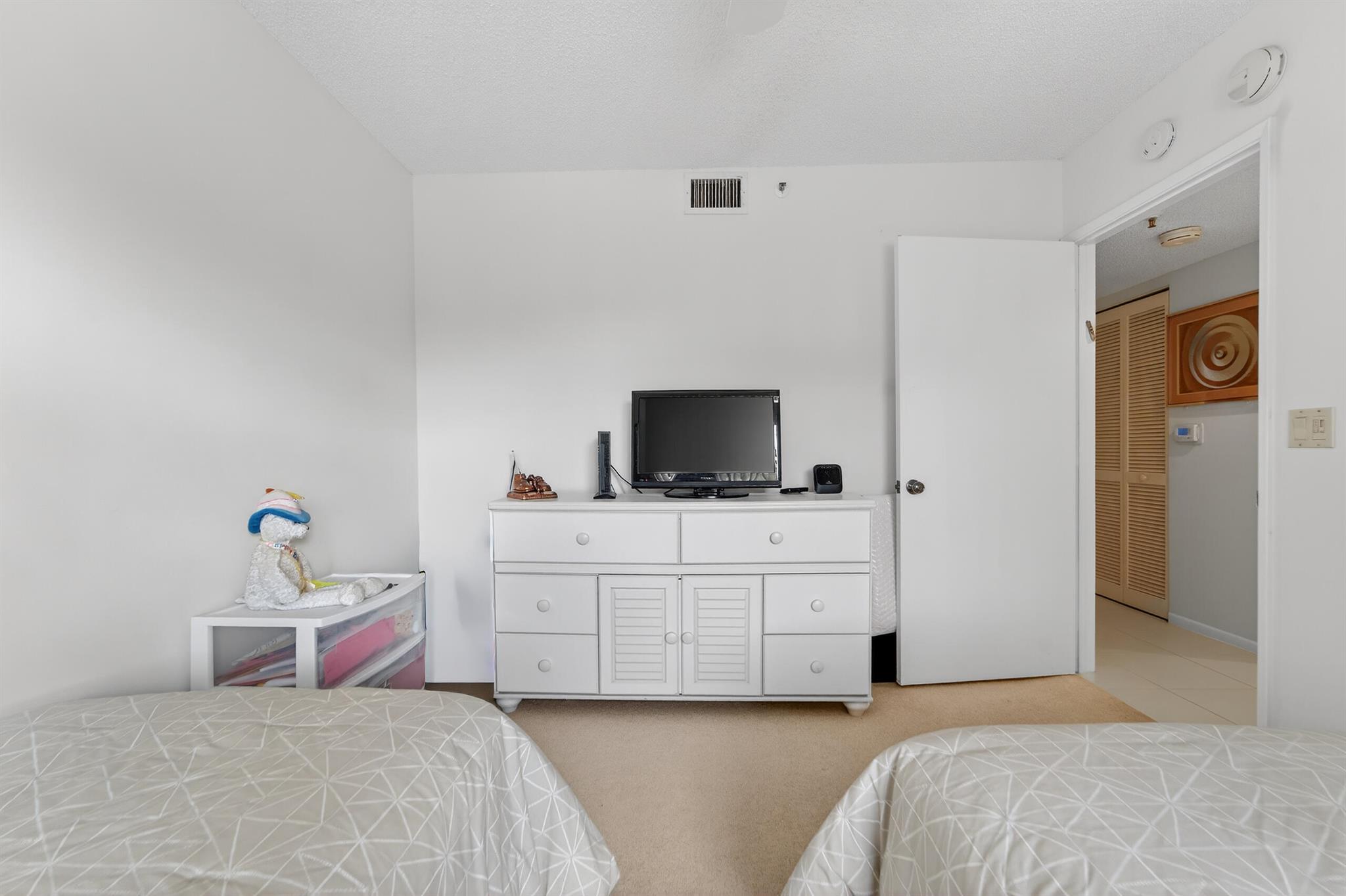 HUNTINGTON POINTE - Residential