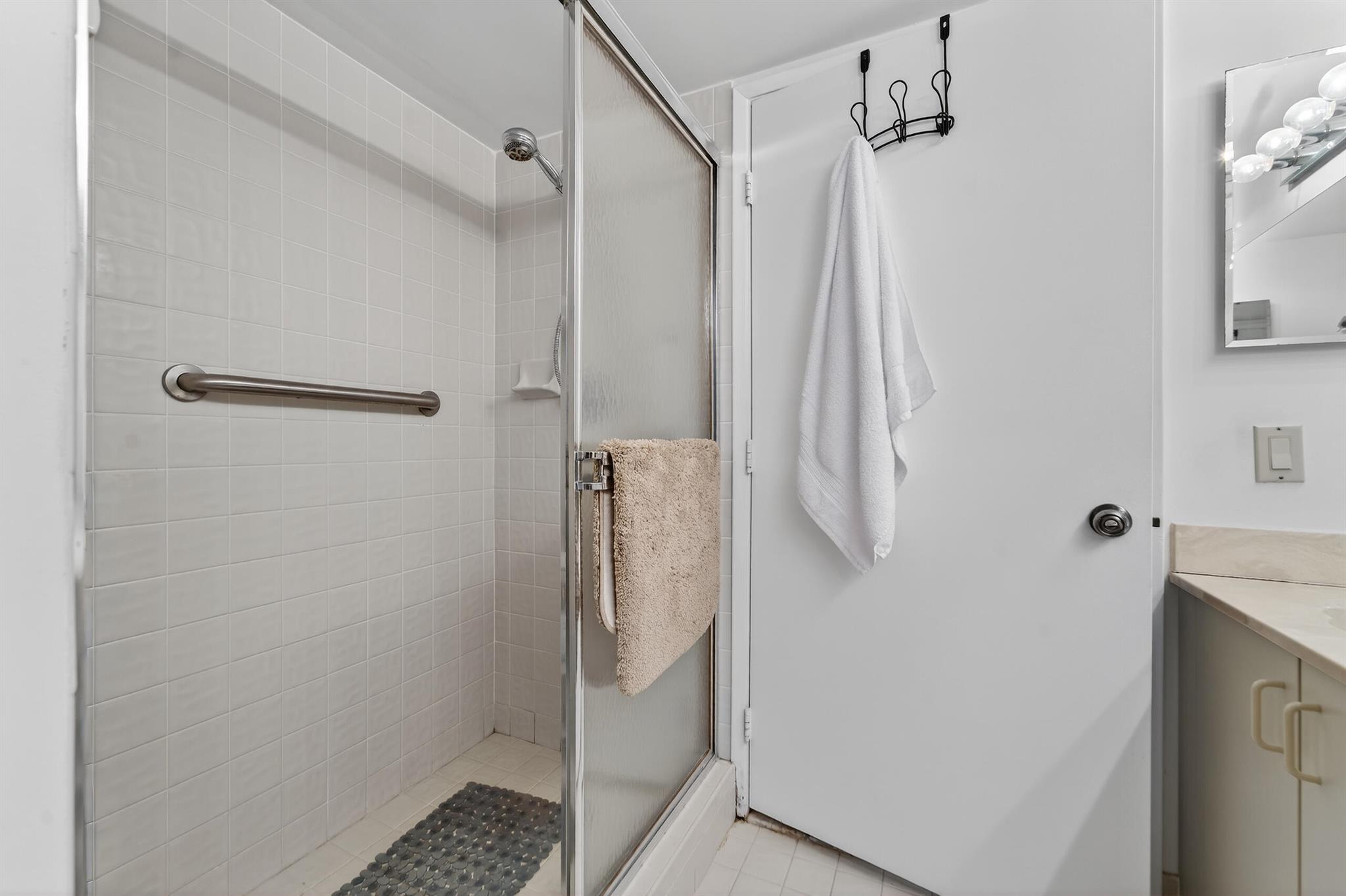 HUNTINGTON POINTE - Residential