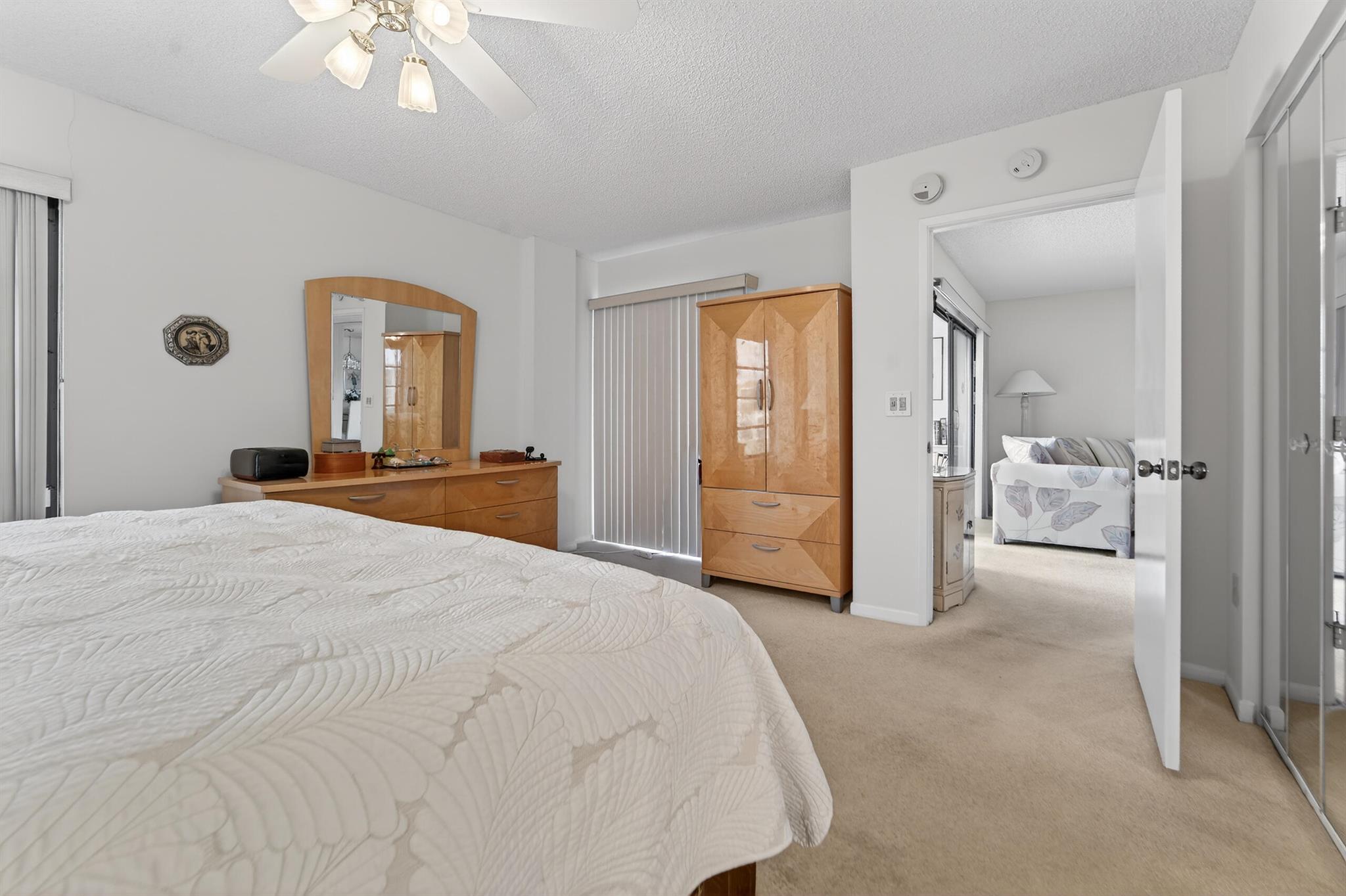 HUNTINGTON POINTE - Residential