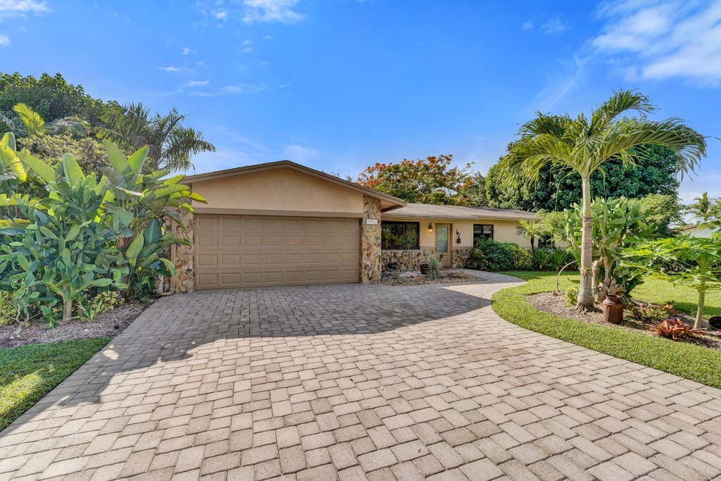 Photo of 3951 SW 137th Avenue, Miramar, FL 33027 (MLS # B26042996)
