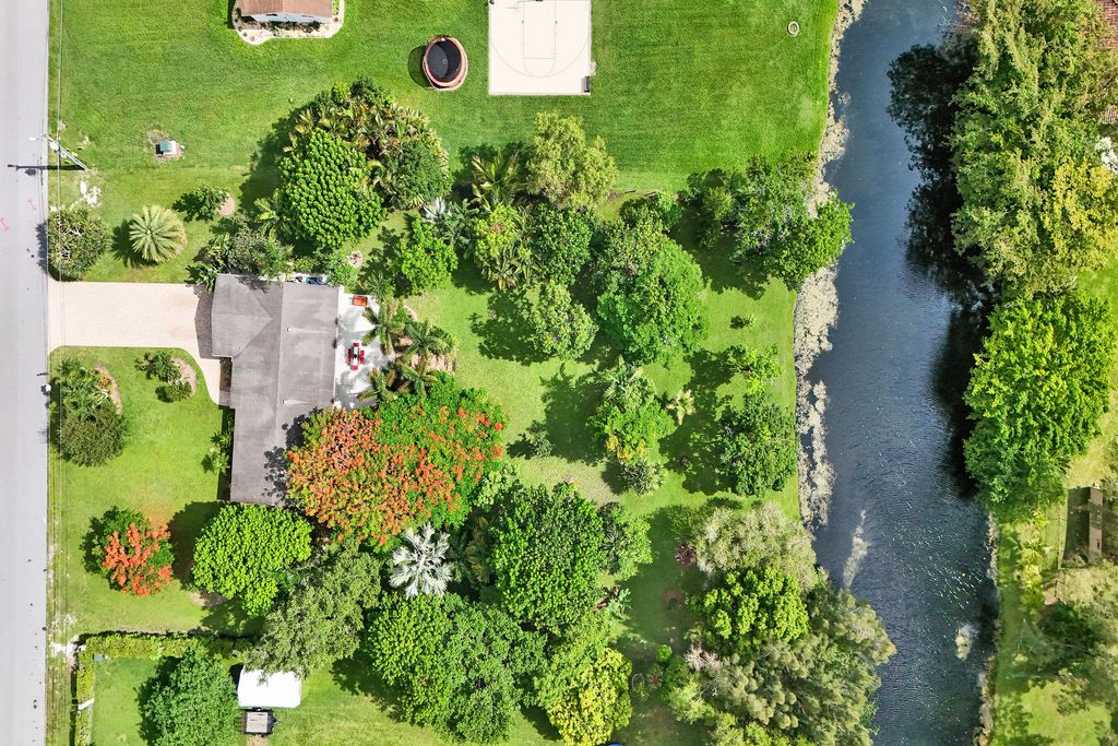 Photo of 3951 SW 137th Avenue, Miramar, FL 33027 (MLS # B26042996)