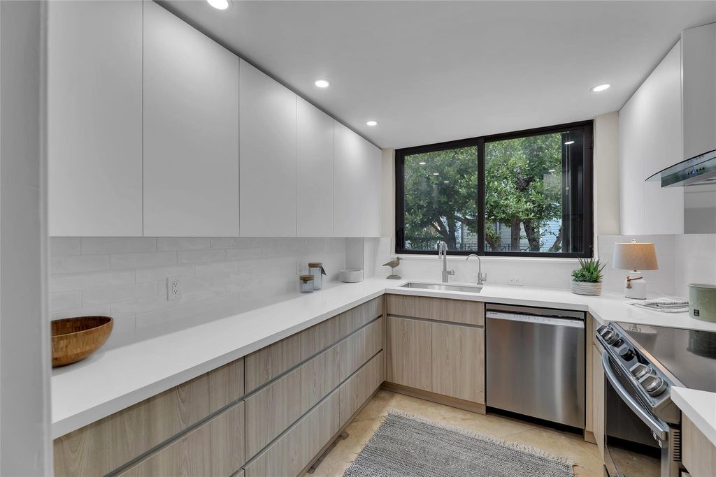 Photo of 1662 S Ocean Lane #259, Fort Lauderdale, FL 33316 (MLS # F10423797)