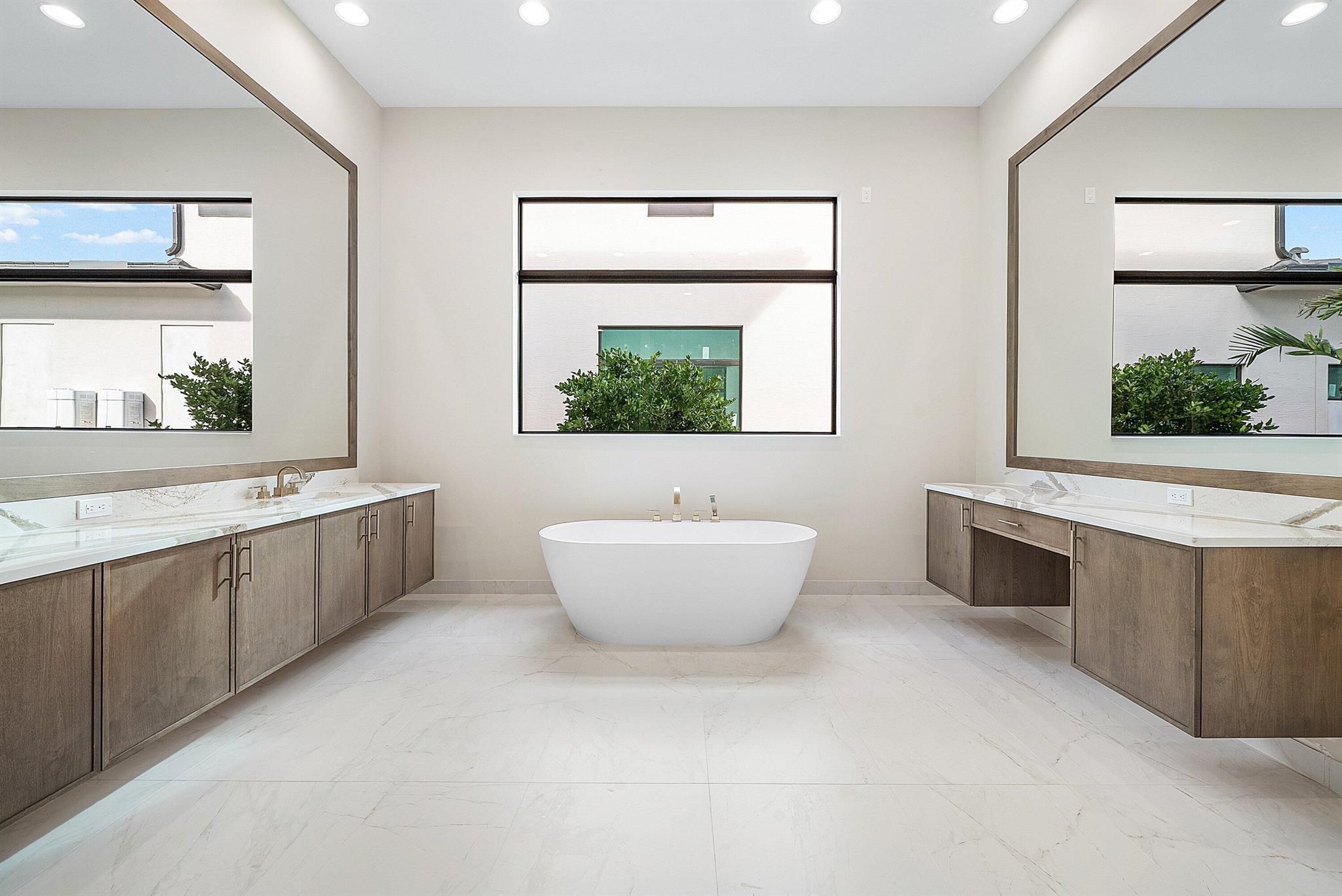 CORAL ISLES - Residential