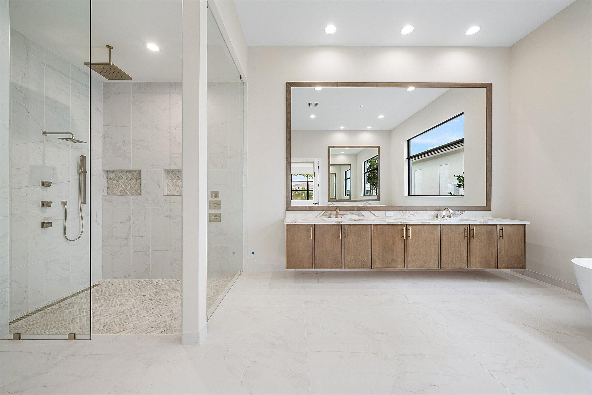 CORAL ISLES - Residential