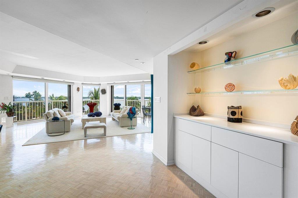 ENCLAVE OF PALM BEACH CON - Residential