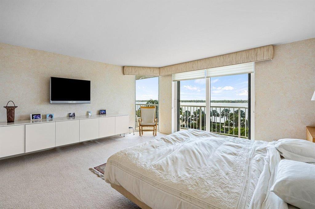 ENCLAVE OF PALM BEACH CON - Residential