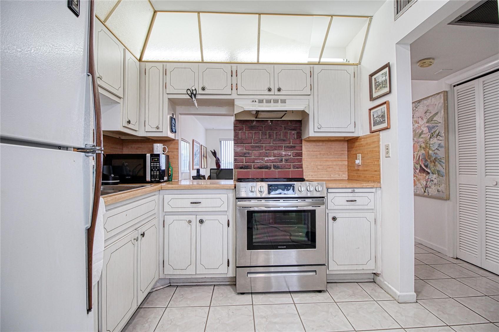 2300 Park Ln 311