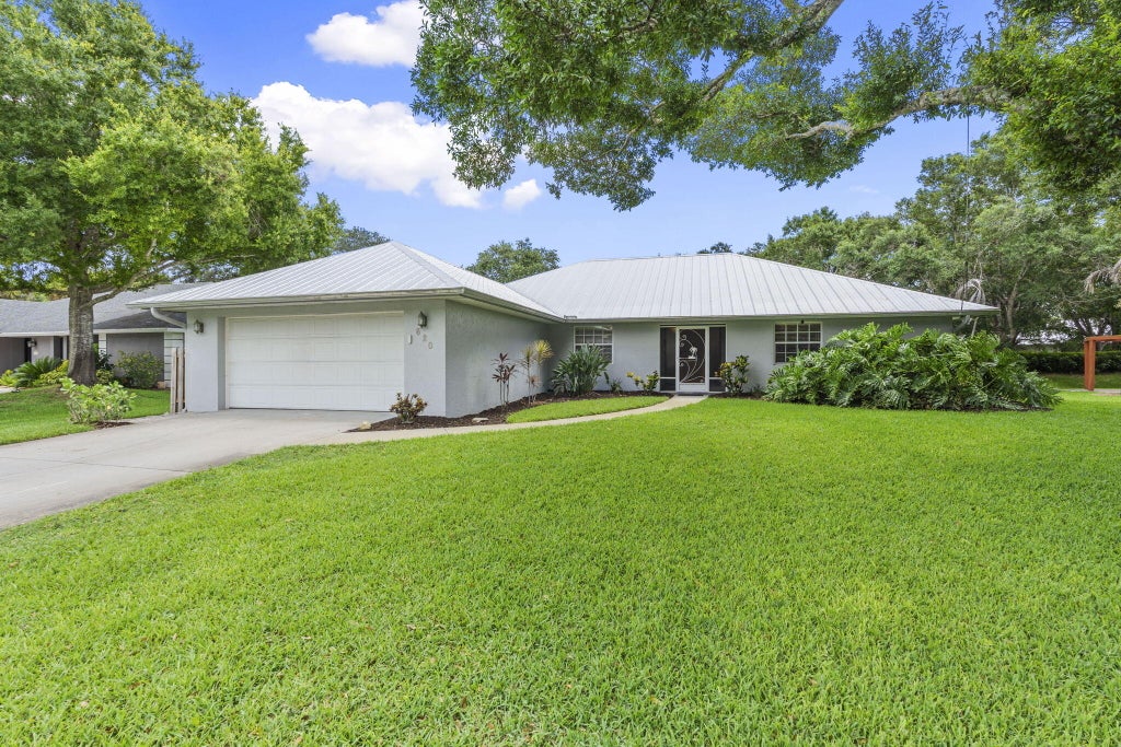 Photo of 620 39th Court SW, Vero Beach, FL 32968 (MLS # B26043301)