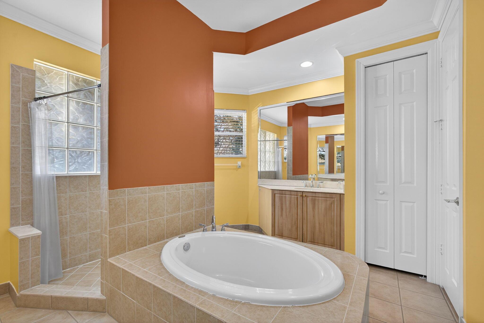 VERSAILLES - Residential