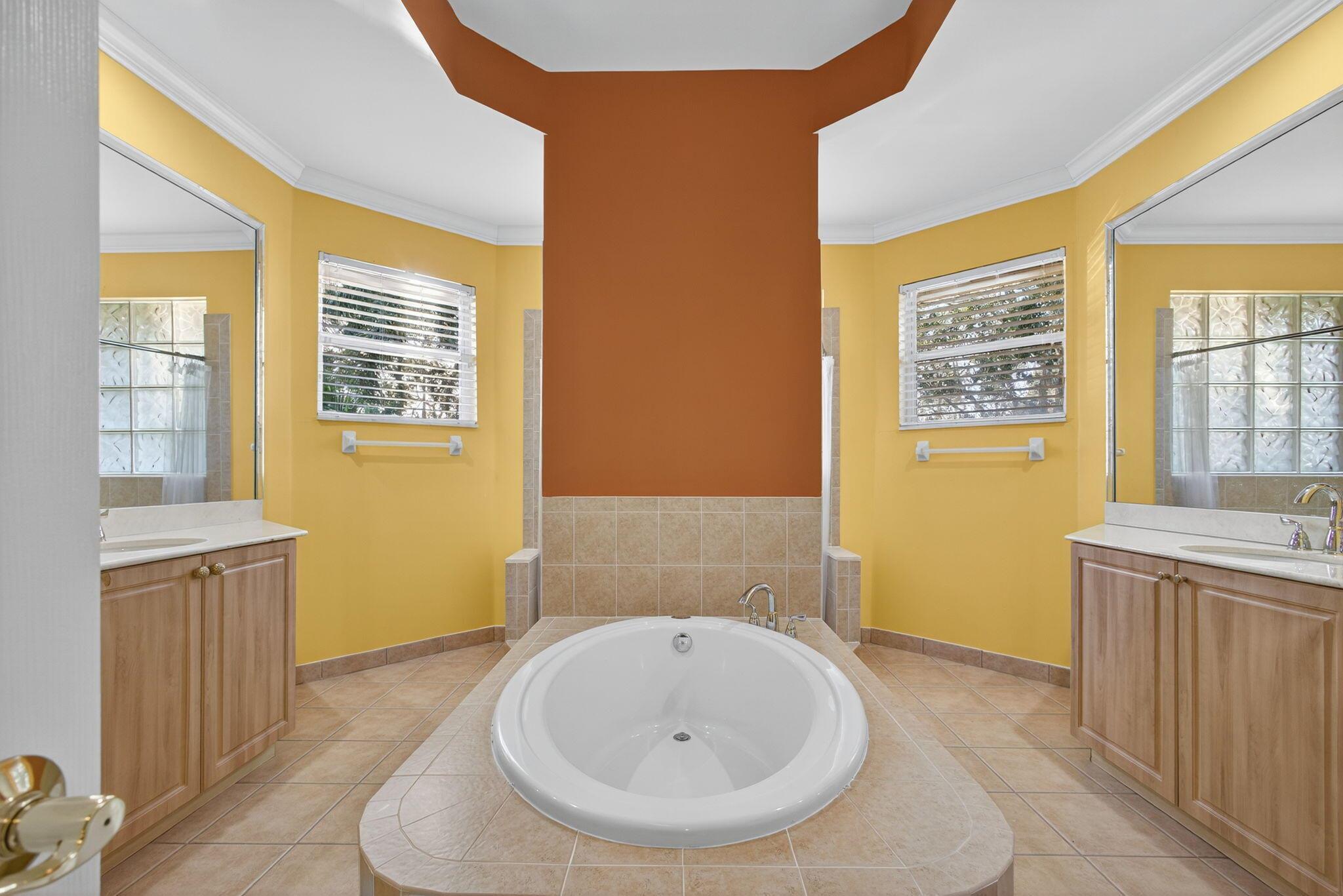 VERSAILLES - Residential