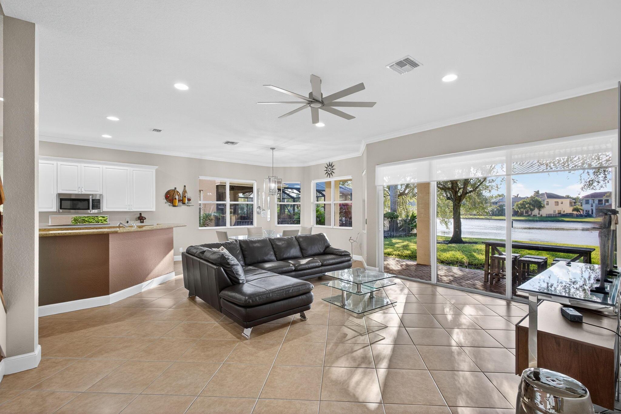 VERSAILLES - Residential