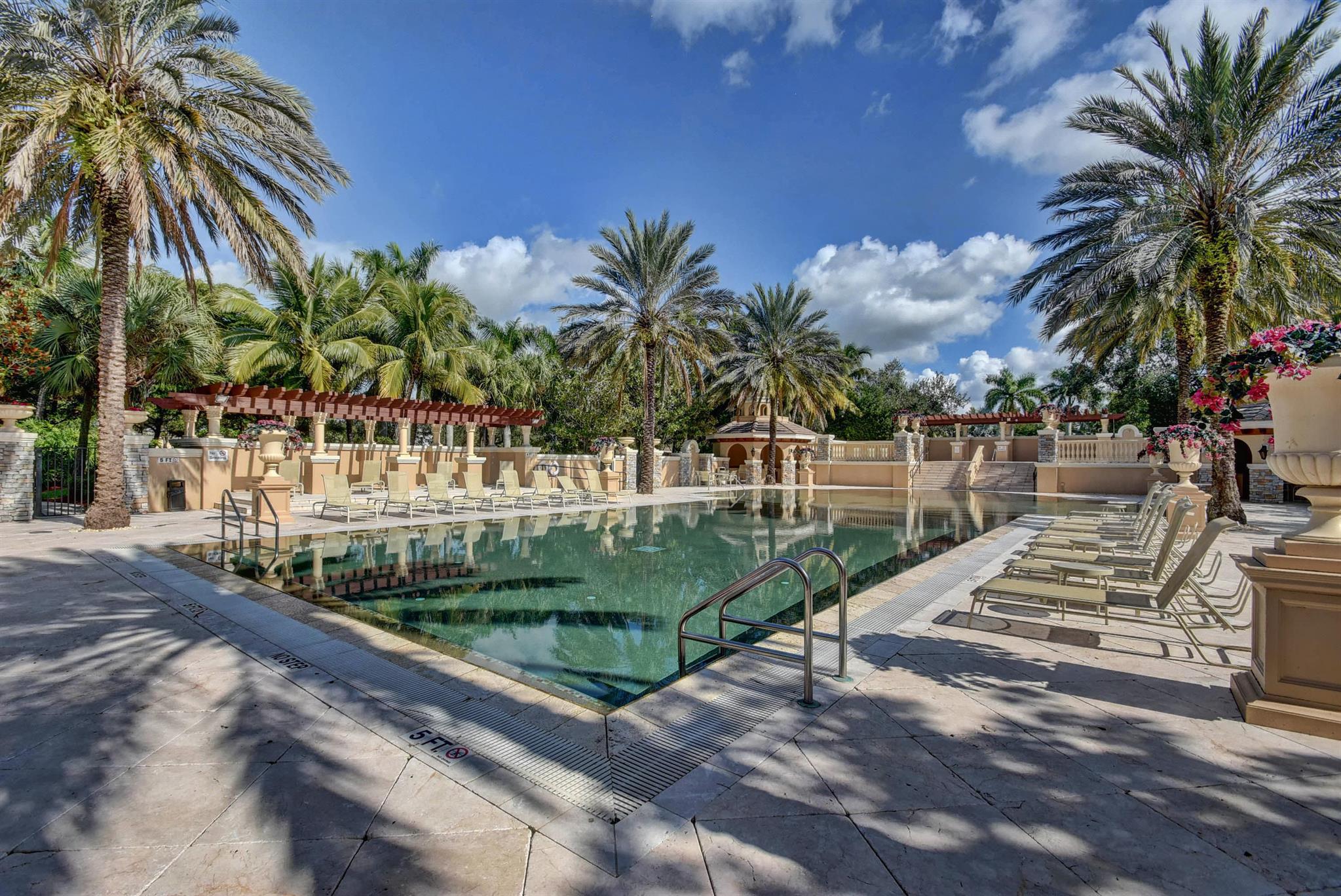 VERSAILLES - Residential