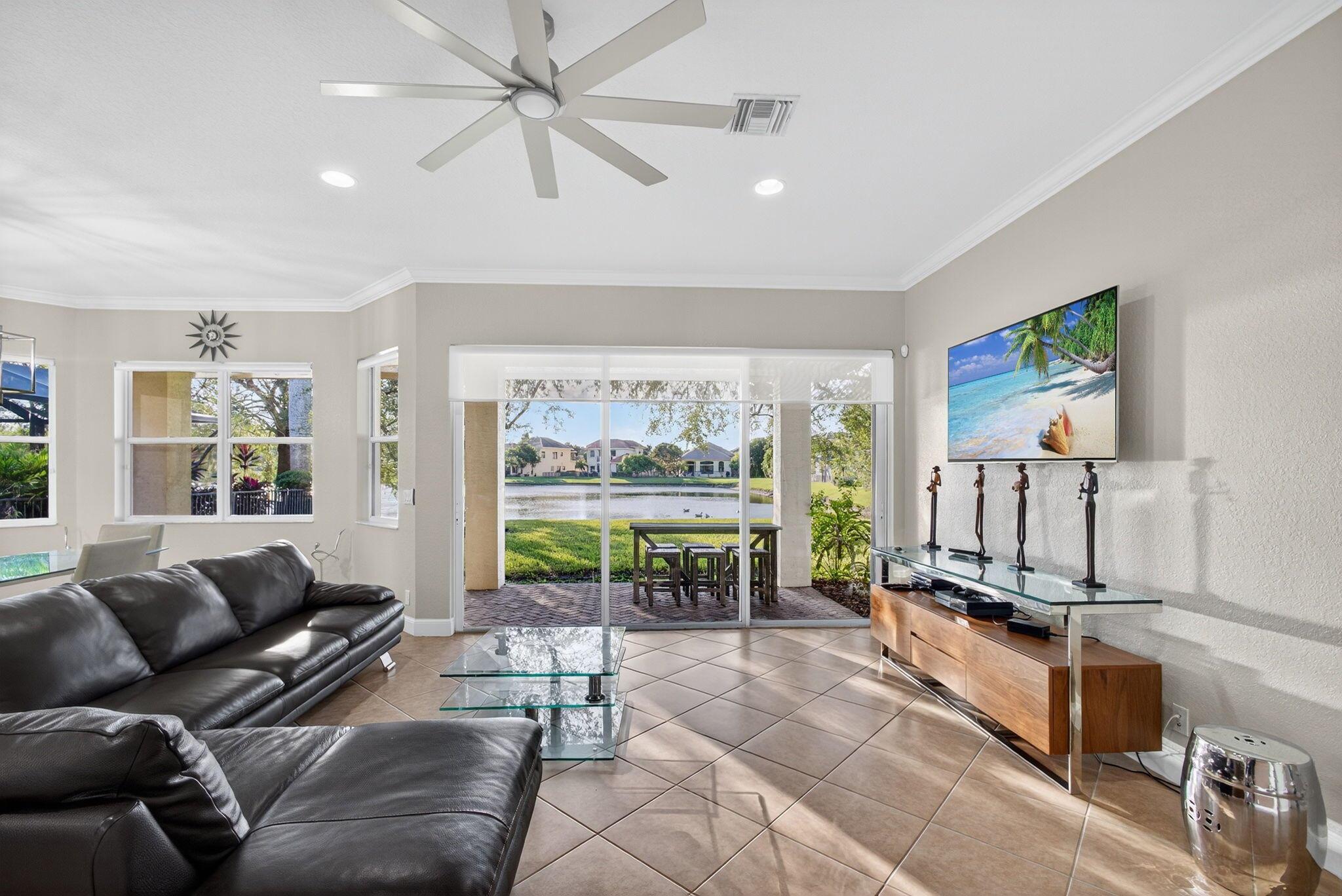 VERSAILLES - Residential