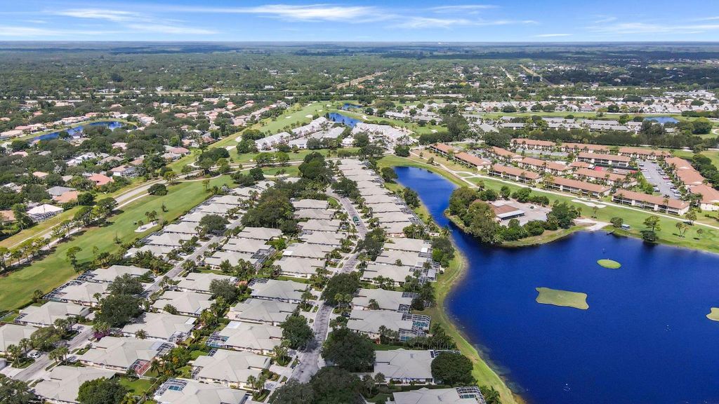 Photo of 101 Pinecrest Circle #E, Jupiter, FL 33458 (MLS # R10959241)
