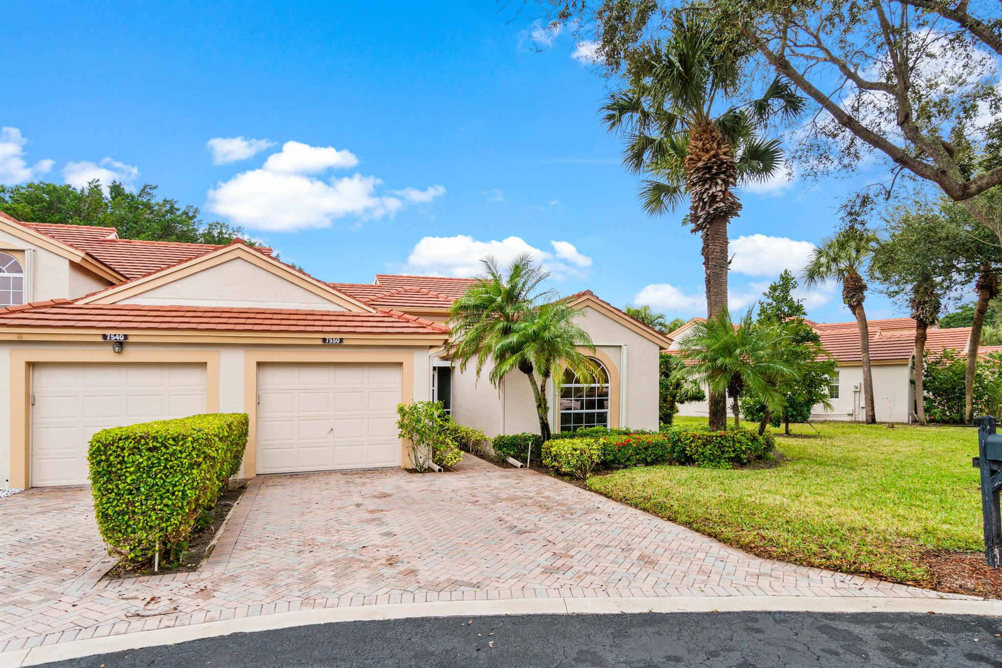 7550 Diamond Pointe Circle