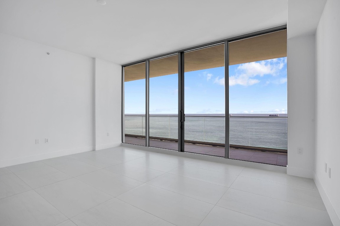 SELENE OCEANFRONT RESIDEN - Residential